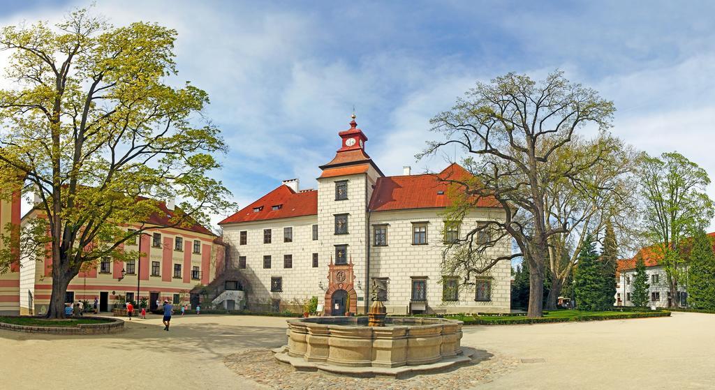 Penzion A Wellness U Trebonske Madony Exterior photo
